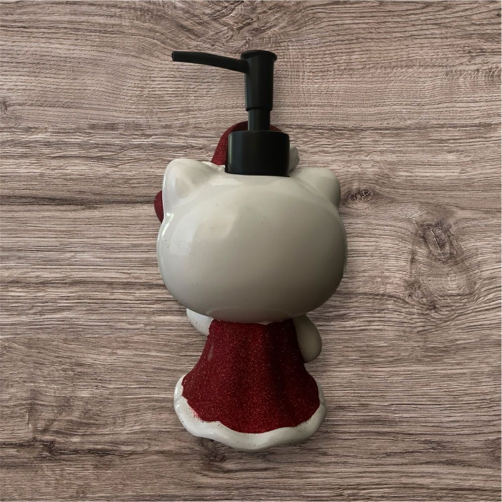 Hello Kitty Christmas Soap Dispenser and Towel Set - Picture 3 of 5